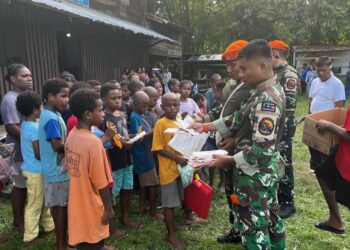 Berikan Senyum dan Harapan Satgas Pasgat Gelar Bakti Sosial di Panti Asuhan Karya Anak Perdamaian