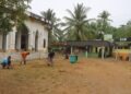 TMMD 128 Kodim 0104/Atim Gelar Gotong Royong Bersihkan Masjid Baburrahman Jelang Sholat Jumat