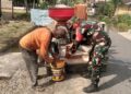 Babinsa Babahrot Jalin Komunikasi dengan Penggiling Padi Keliling, Ukur Capaian Hasil Panen