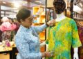 ‎Fenomena Batik Buana Sekar Kedaton : Ludes di Hari Penutupan Pameran UMKM Persit Bisa 2 Kartini Expo, Balai Kartini, Jakarta