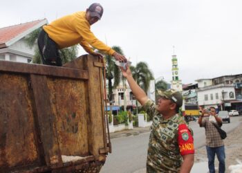 Kodim 0110/Abdya Bagikan 300 Paket Sarapan untuk Warga dalam Aksi Jumat Berkah