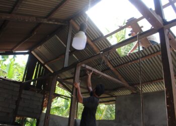 Semangat Gotong Royong Warnai Pembongkaran Rumah Warga Prasejahtera di Abdya