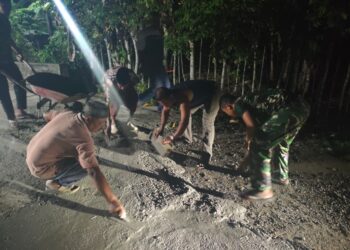 Satgas TMMD Ke-128 Kodim Abdya dan Warga Kebut Rehab RTLH Over Prestasi di Gunung Cut