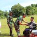 Brigjen TNI Mahesa Fitriadi Serahkan Kursi Roda untuk Lansia dan Difabel di Penutupan TMMD Abdya