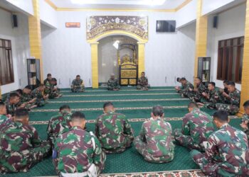 Sentuhan Langit di Balik Ketangguhan Korps Baret Jingga, Tradisi Sholat Dhuha dan Yasinan Rutin Prajurit Yon Parako 472 Pasgat
