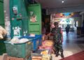 Babinsa Koramil 14/Panongan Monitoring Harga Sembako di Pasar Modern City Market Citra Raya
