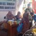 Babinsa Koramil 01/Taman Sari Monitoring Warga Kelurahan Keagungan Terima Bantuan Pangan Nasional Bulog 2026