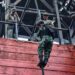 MENUJU RIMPAC 2026 DI HAWAII, PRAJURIT MARINIR ASAH KEMAMPUAN FAST ROPE UNTUK OPERASI BERISIKO TINGGI