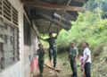 Wujud Kepedulian TNI, Koramil 07/AKB Tinjau Kondisi dan Lakukan Pembersihan SD di Pematang