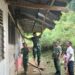 Wujud Kepedulian TNI, Koramil 07/AKB Tinjau Kondisi dan Lakukan Pembersihan SD di Pematang