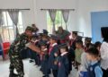 Tanamkan Cinta Tanah Air Sejak Dini, Babinsa Tanjung Kelit Gelar Diseminasi Pendidikan Kesadaran Bela Negara (PKBN) di TK Pertiwi Senayang