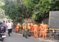 Satgas Sampah Koramil 07/Pondok Aren Bersama DLH Laksanakan Aksi Bersih Lingkungan