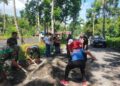 Peduli Keselamatan Pengguna Jalan, TNI, Polri dan Pemerintah Kecamatan Dimembe, Karbak Gerakan Indonesia Asri Timbun Jalan Berlubang