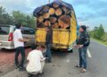 Tim Intelijen TNI Amankan Dua Truk Bermuatan Kayu Gelondongan Ilegal ,BB Diserahkan ke Polisi,Bukti Nyata di Sumut Masih Ada Pembalakan Liar