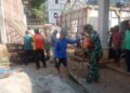 Babinsa dan Warga Bergotong Royong Wujudkan Rumah Layak Huni di Trenggalek