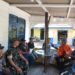Tanggap Bencana Puting Beliung Desa Tanjung Kelit : Babinsa Koramil 06/Senayang Koordinasi Dengan BPBD Kab. Lingga