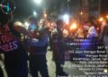 ​Sambut 1 Muharam 1448 H, Babinsa Koramil 01/Taman Sari Bersama Tiga Pilar Amankan Pawai Obor