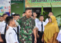 Danrem 031/Wira Bima Pimpin Aksi Bersih-Bersih di Sekolah Kartika Pekanbaru, Tanamkan Budaya Peduli Lingkungan kepada Para Pelajar