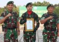 Danbrigif 6 Kostrad Berikan Penghargaan kepada Prajurit Berprestasi di Ajang Pencak Silat Nasional