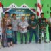 PERSONEL SATGAS BAKTI TNI UNTUK RAKYAT RAMPUNGKAN REHABILITASI MASJID AL-MUKHLIS DI LAHUSA
