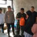 Koramil 05/Ciputat Gelar On The Spot, Salurkan 50 Paket Sembako untuk Warga Serua Indah