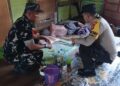 Babinsa dan Bhabinkamtibmas Tanjung Kelit Jenguk Warga Sakit, Wujud Nyata Kepedulian kepada Masyarakat