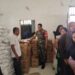 Babinsa Koramil 01/AK Kawal Penyaluran Bantuan Pangan untuk 1.413 Warga Gunting Saga