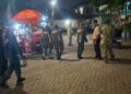 Patroli Malam Minggu, Koramil 01/Tgr dan Koramil 07/Pda Menyusuri Pusat Keramaian