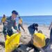 Satgas Pamtas Yonarhanud 2 Kostrad Bersama Mahasiswa Gelar Aksi Bersih Pantai di Wini