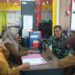 Jalin Silahturahmi Yang Baik, Babinsa Melaksanakan Komsos Dengan Perangkat Desa di Kantor Desa Sikapak Barat