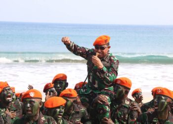 Panglima Korpasgat Hadiri Penutupan Pendidikan Kursus Komando Angkatan ke-49 TA. 2026