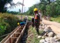 Babinsa Koramil 20/PB Aktif Kawal Infrastruktur Pertanian untuk Swasembada Pangan
