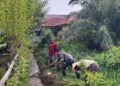 Tingkatkan Produktivitas Pertanian, Babinsa dan Warga Bersihkan Lening Irigasi