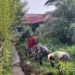 Tingkatkan Produktivitas Pertanian, Babinsa dan Warga Bersihkan Lening Irigasi