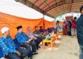 Babinsa dan Masyarakat Bersinergi Wujudkan Pilchiksung yang Aman dan Tertib