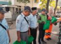 Silaturahmi On The Spot, Danramil 03/GP Bagikan Sembako: Perkuat Kemanunggalan TNI dan Masyarakat
