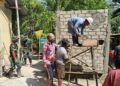 Panas Menyengat, Semangat Tak Padam, Satgas TMMD dan Warga Kebut Pembangunan MCK