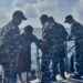 Hari Ini,  Kodaeral VI KRI Marlin-877 Berhasil Evakuasi Dua Korban Selamat Tenggelamnya KLM Nurul Salsa 01 di Perairan Kepulauan Selayar-Sulsel