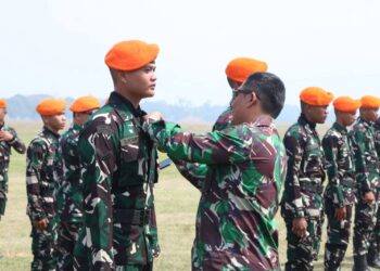250 Prajurit Muda Resmi Sandang Brevet Para :  Danwingdik 800/Pasgat Tutup Susparadas TNI AU Angkatan ke-211 TA 2026
