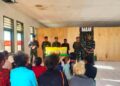 Bentuk Kepedulian kepada Warga, Satgas Pamtas Yonarhanud 2 Kostrad Bagikan Sembako di Desa Tasinifu