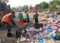 Bersih-bersih Kampung ,Satgas Grebek Sampah Kodim 0502/JU Wujudkan Lingkungan Sehat di Wilayah Kel Semper Barat