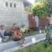 Di Tengah Sawah, Babinsa Jalin Komsos Dengan Petani