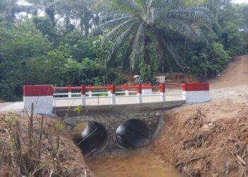 Kodam XII/Tanjungpura Bangun Jembatan Aramco Non Bencal di Sungai Belimbing