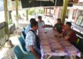 Demi Menjalin Hubungan Baik, Babinsa Melaksanakan Komsos/anjang sana Dengan Masyarakat di Wilayah Binaan