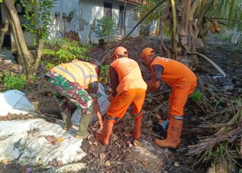 Bersih-bersih Sampah di Kel Semper Barat,Satgas Grebek Sampah Kodim 0502/JU Wujudkan Lingkungan ASRI