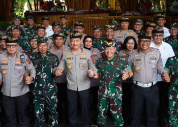Pangdam IX/Udayana dan Kapolda Bali Perkuat Soliditas TNI–Polri Lewat Silaturahmi Penuh Keakraban