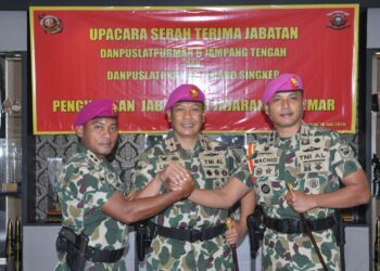 Regenerasi Kepemimpinan, Dankolatmar Pimpin Serah terima Jabatan Dua Dansatlak Jajarannya 