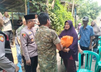 Jaga Jakarta On The Spot, Koramil 01/Tangerang Bersama Tiga Pilar Salurkan 50 Paket Sembako untuk Warga Pinang