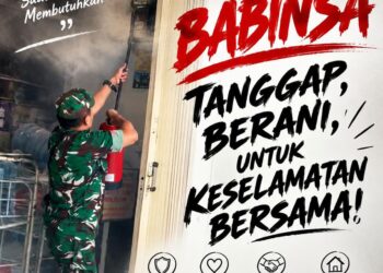 Babinsa Koramil 04/Cld Sigap Bantu Padamkan Kebakaran, TNI-AD Hadir Untuk Rakyat