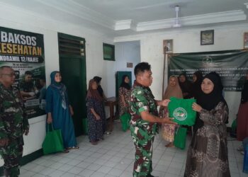 Berikan Layanan Kesehatan Gratis dan Sembako, Koramil 12/Rajeg Gelar Komsos dan Bakti Sosial “Jaga Jakarta On The Spot” Bersama Masyarakat